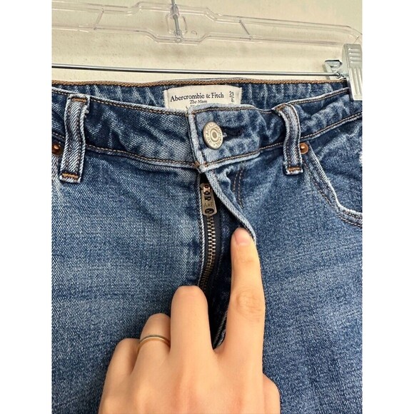 Abercrombie Women's Curve Love Jeans Mom High Rise Medium Wash Distress Sz 28 - Picture 4 of 7